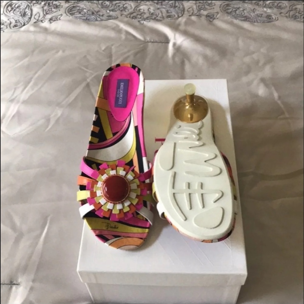 Vintage Emilio Pucci Kitten Heel - Picture 4 of 6